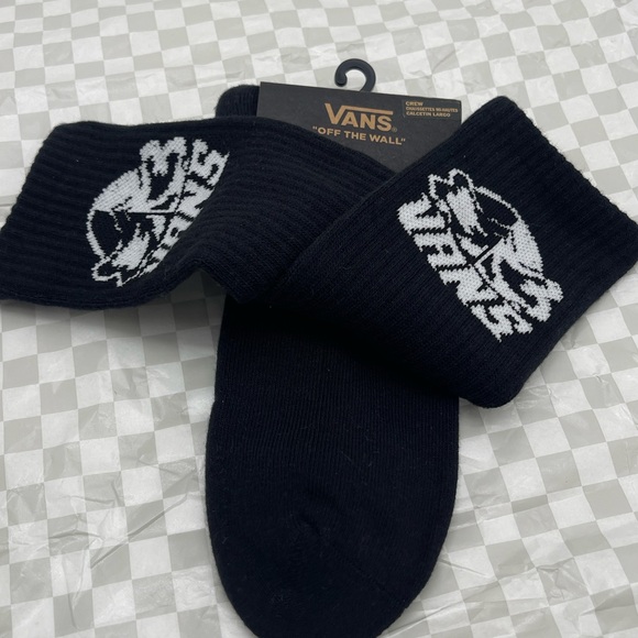 Vans Major Type Crew Socks (1 pair)
with jacquard art of a sinister skull - Picture 5 of 16